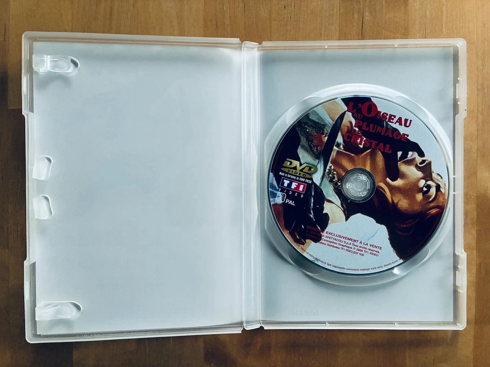 DVD El pájaro de plumas de cristal de Dario Argento. – photo 2